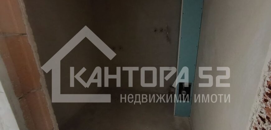Продава тристаен апартамент